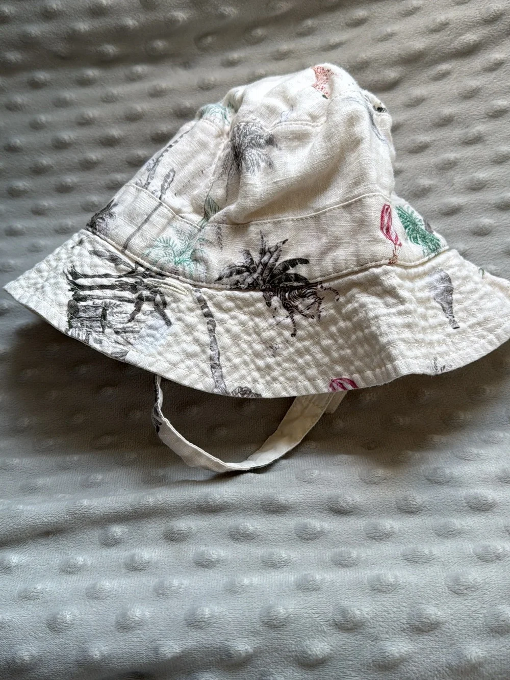 Banana Republic reversible Cream/safari Kids Wide-Brim Sun Hat with Chin Straps
